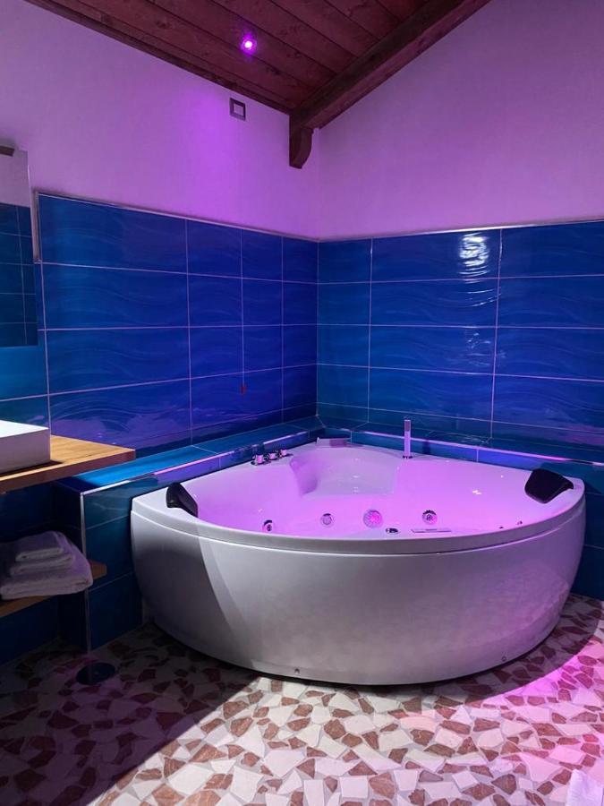 בארוניסי Setteabbracci Suite & Apartments מראה חיצוני תמונה