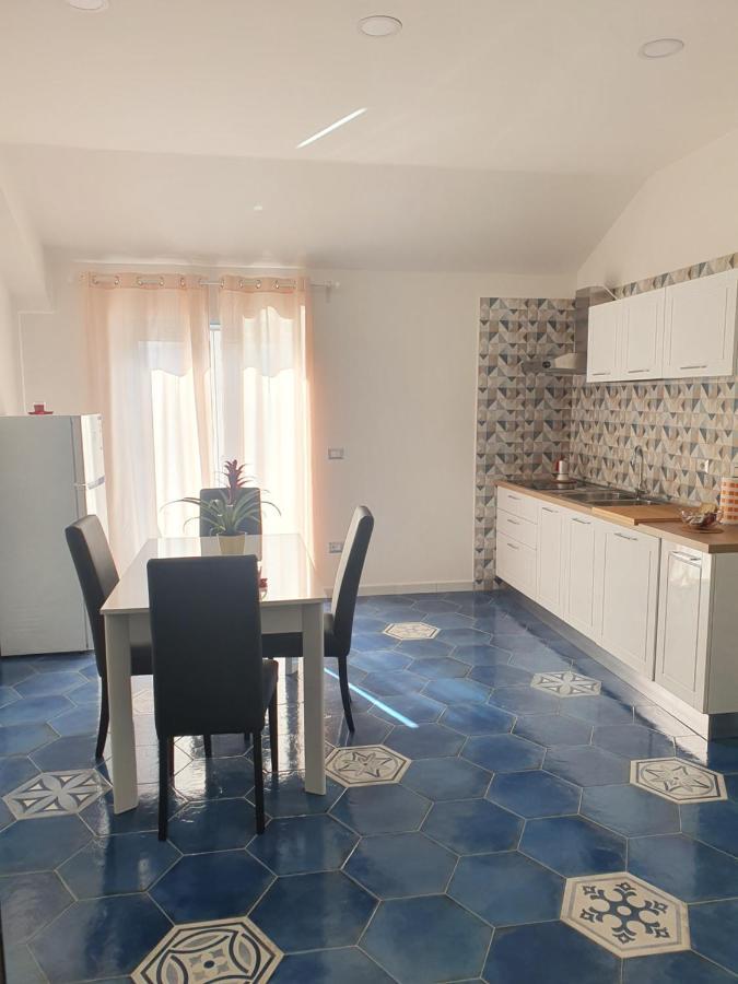 בארוניסי Setteabbracci Suite & Apartments מראה חיצוני תמונה