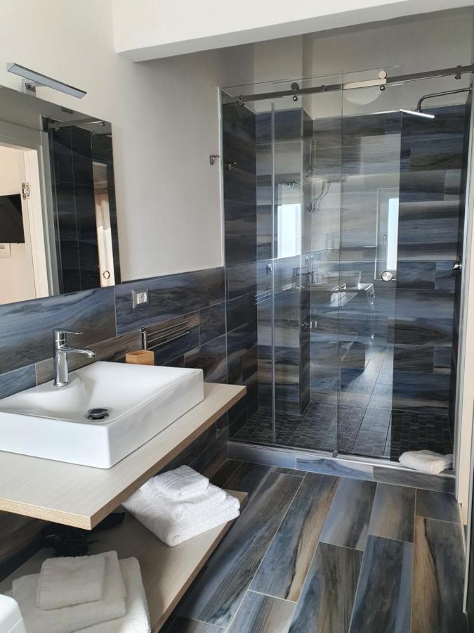 בארוניסי Setteabbracci Suite & Apartments מראה חיצוני תמונה
