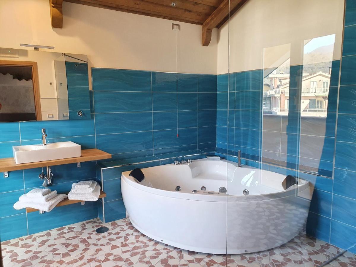 בארוניסי Setteabbracci Suite & Apartments מראה חיצוני תמונה