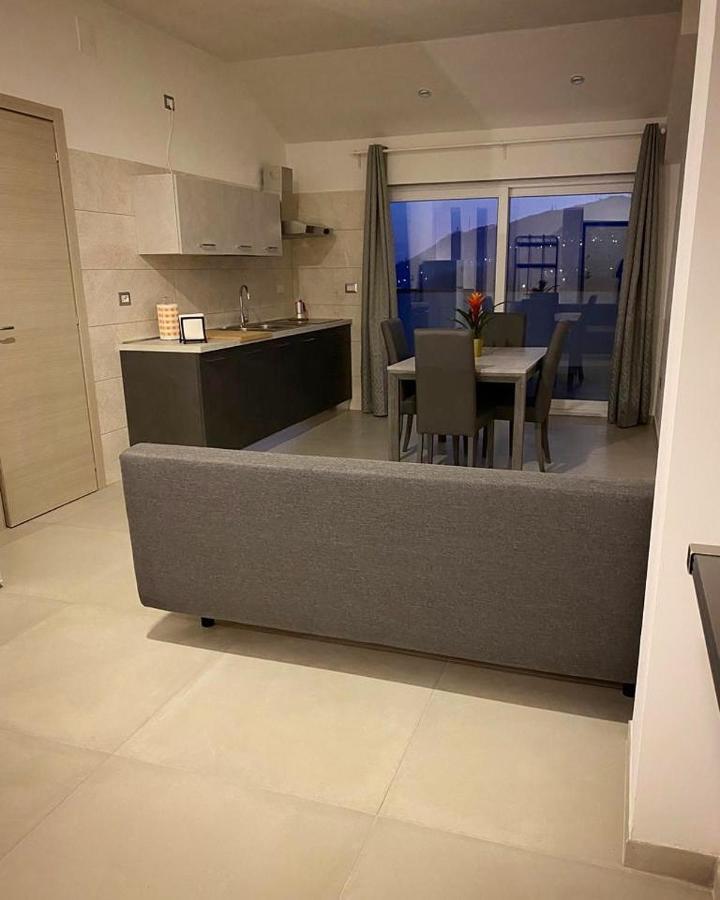 בארוניסי Setteabbracci Suite & Apartments מראה חיצוני תמונה