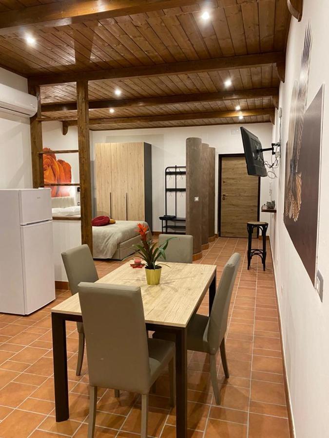 בארוניסי Setteabbracci Suite & Apartments מראה חיצוני תמונה
