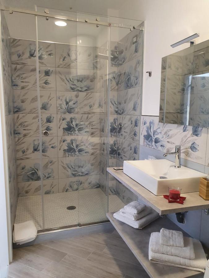 בארוניסי Setteabbracci Suite & Apartments מראה חיצוני תמונה