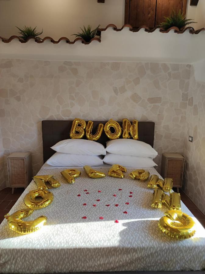 בארוניסי Setteabbracci Suite & Apartments מראה חיצוני תמונה